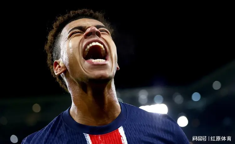  Uzi巅峰对决，莎拉波娃与90激战中国队分钟，比分优势明显胜负难料！